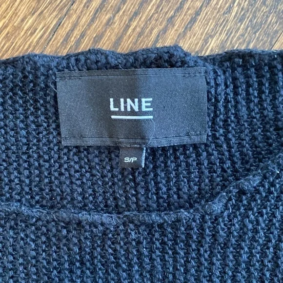 Line sweater - Picture 2 of 6